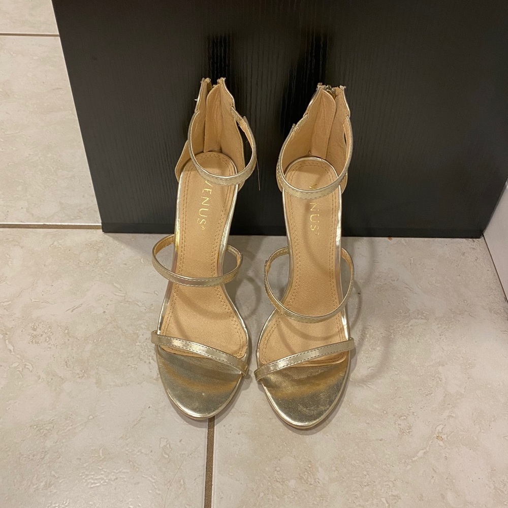 Venus heels